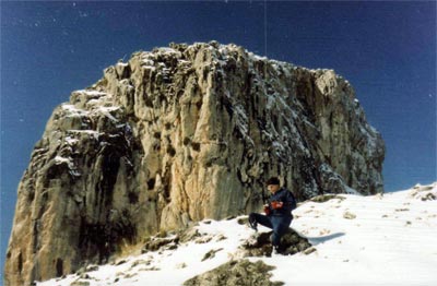 No es el Naranco, pero como no teníamos otra foto ponemos ésta que al menos se le parece. ¿Quién es el de la foto, que está tan pensativo?: eso ya hay que averiguarlo